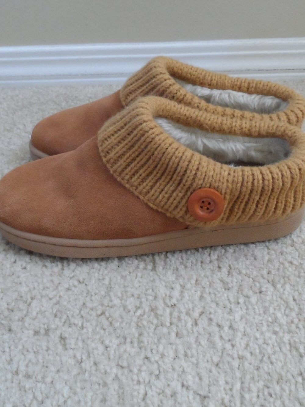 CLARKS womens Knit Scuff Slipper Slippers sz7